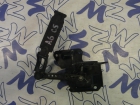 Замок (крючок) капота Audi A6 II (C5) 5611